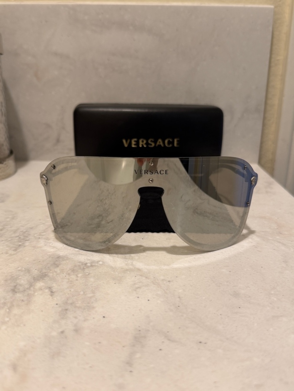 Unisex Versace Frameless Shield Sunglasses in Silver